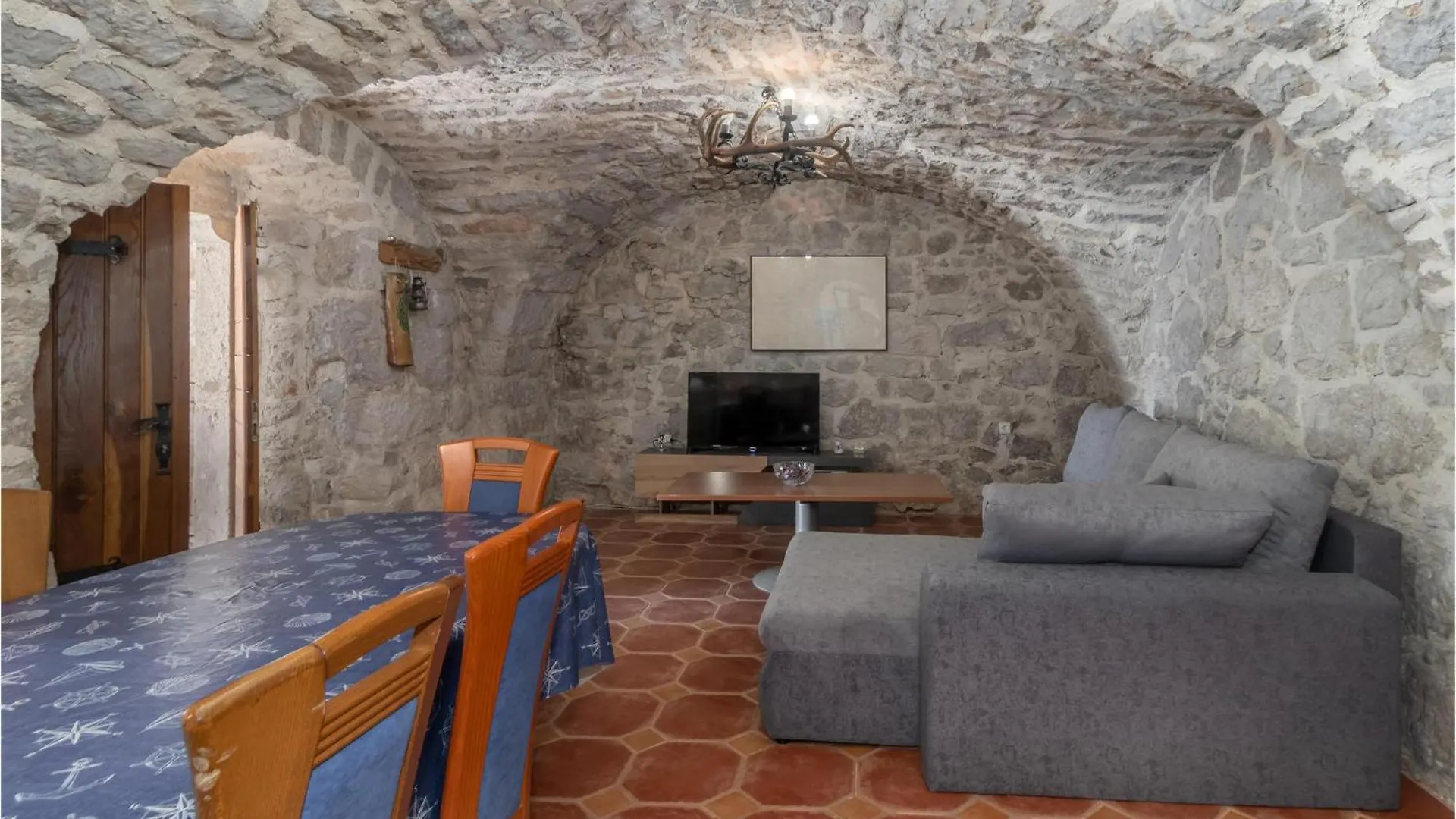 Awesome Apartment In Grizane With Wifi  Grižane