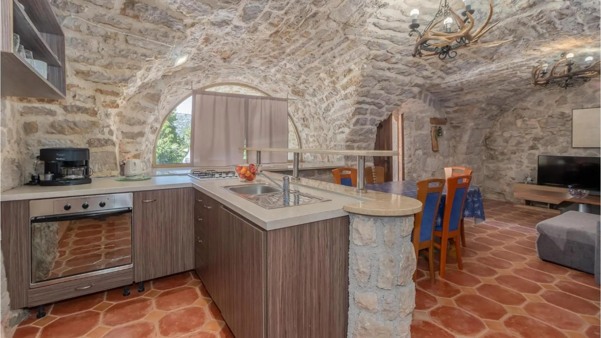 Awesome Apartment In Grizane With Wifi