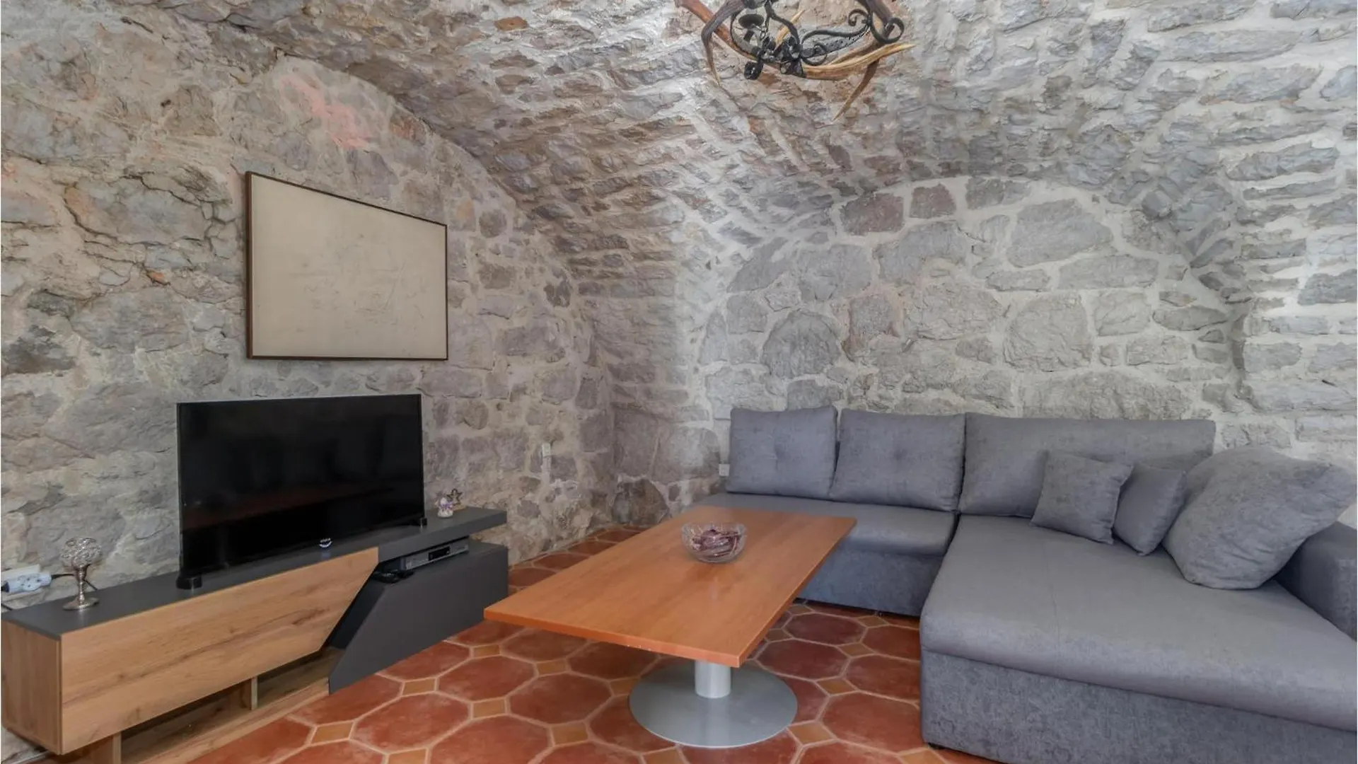 Awesome Apartment In Grizane With Wifi 0*, Grižane