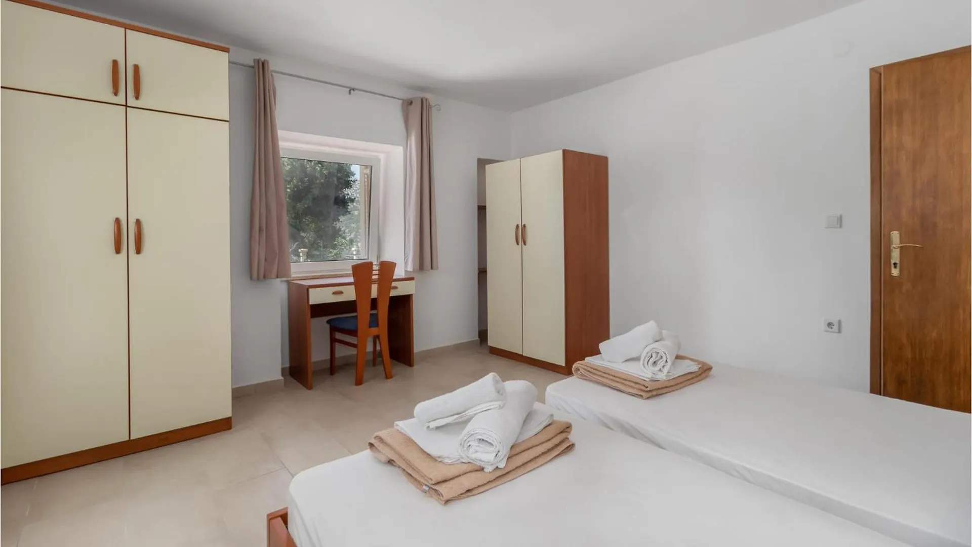 Awesome Apartment In Grizane With Wifi